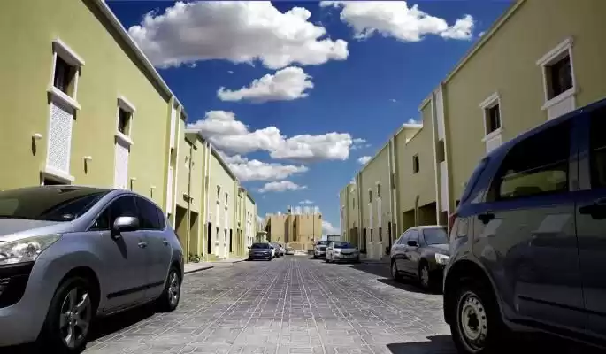 Жилой Готовая недвижимость 2 спальни Н/Ф Квартира  в аренду в Аль-Садд , Доха #11261 - 1  image 