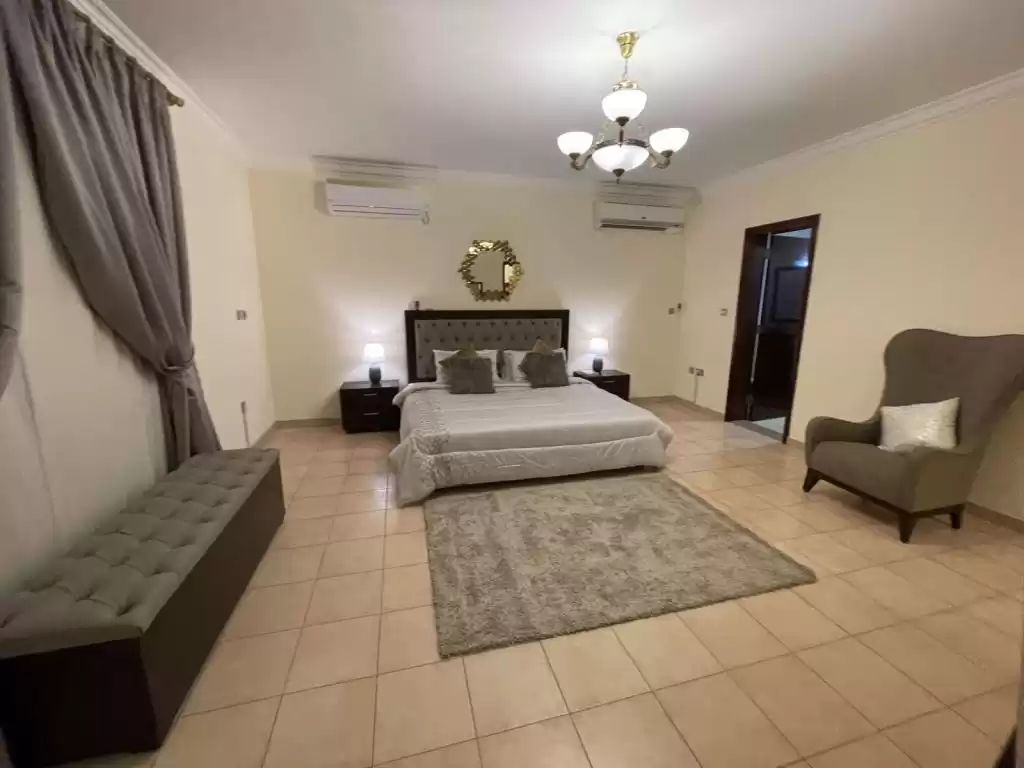Residencial Listo Propiedad 4 habitaciones S / F Villa en Compound  alquiler en al-sad , Doha #11294 - 1  image 