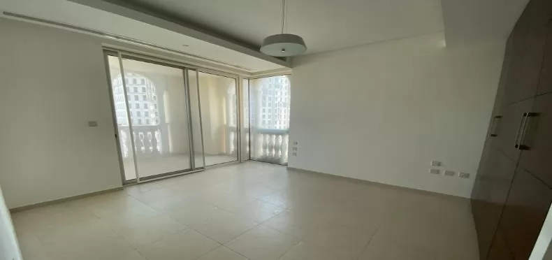 Residential Ready Property 1 Bedroom S/F Apartment  for rent in The-Pearl-Qatar , Doha-Qatar #11365 - 1  image 