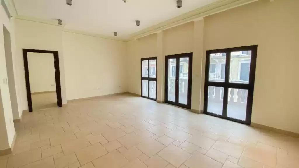 Wohn Klaar eigendom 2 Schlafzimmer S/F Wohnung  zu vermieten in Al Sadd , Doha #11366 - 1  image 