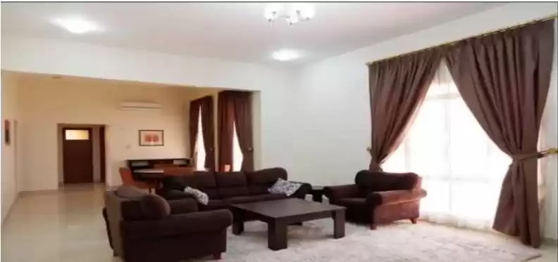 Résidentiel Propriété prête 2 chambres F / F Appartement  a louer au Doha #11369 - 1  image 