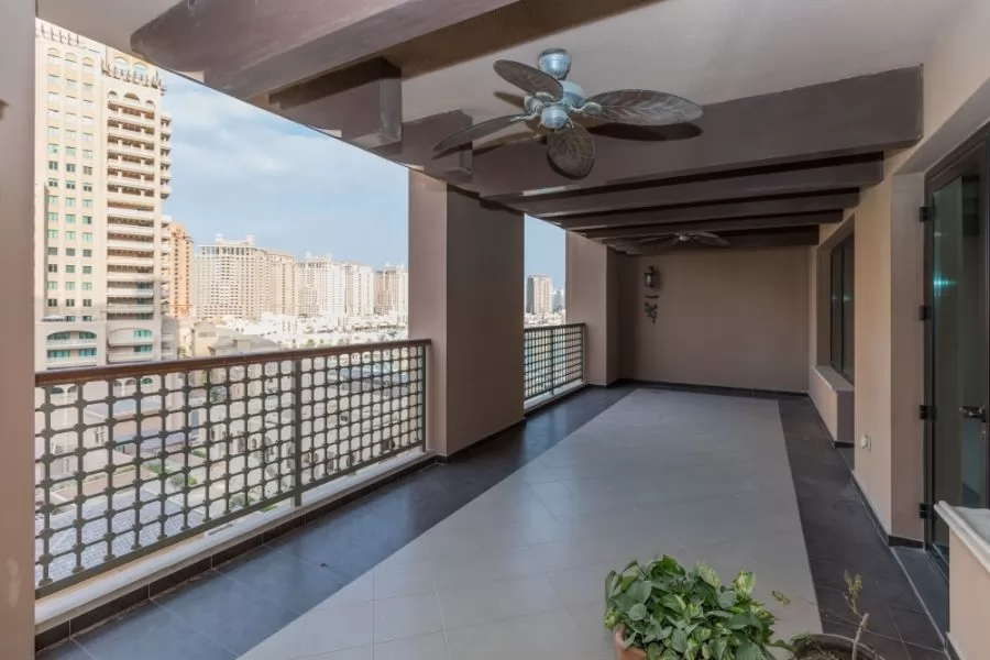 Residential Property 2 Bedrooms S/F Apartment  for rent in The-Pearl-Qatar , Doha-Qatar #11414 - 1  image 