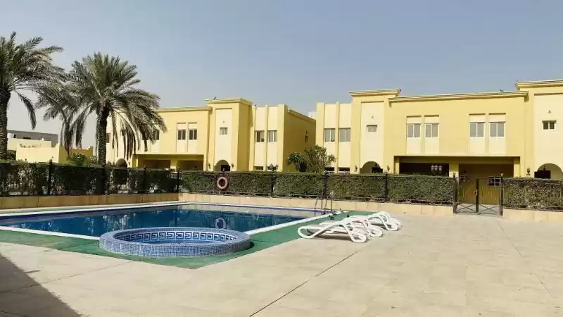 Wohn Klaar eigendom 4 + Zimmermädchen S/F Wohnung  zu vermieten in Doha #11459 - 1  image 