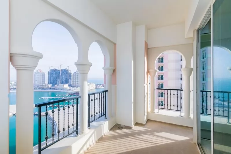 Wohn Klaar eigendom 2 Schlafzimmer F/F Wohnung  zu vermieten in Al Sadd , Doha #11487 - 1  image 