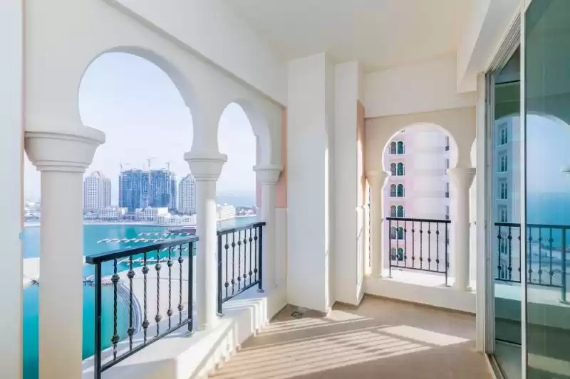 yerleşim Hazır Mülk 2 yatak odası F/F Apartman  kiralık içinde Al Sadd , Doha #11487 - 1  image 