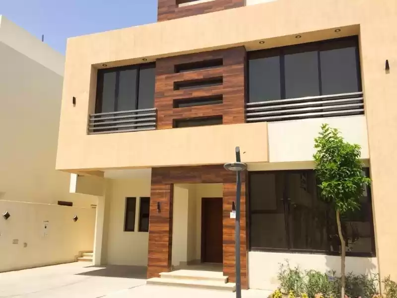 Résidentiel Propriété prête 4 chambres U / f Villa à Compound  a louer au Al-Sadd , Doha #11507 - 1  image 