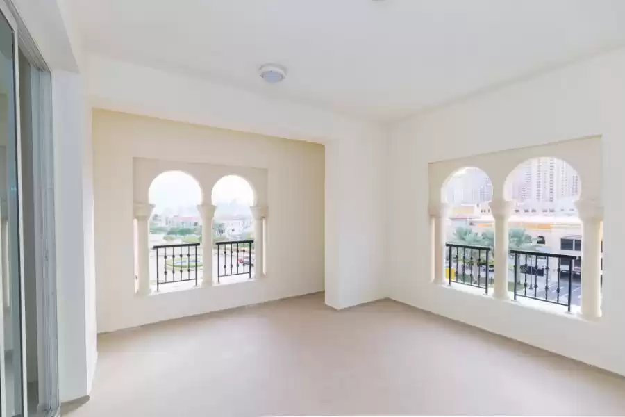Wohn Klaar eigendom 2 Schlafzimmer S/F Wohnung  zu vermieten in Al Sadd , Doha #11513 - 1  image 