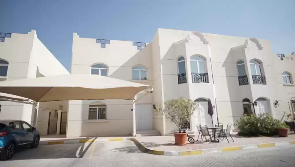 Wohn Klaar eigendom 3 Schlafzimmer S/F Wohnung  zu vermieten in Al Sadd , Doha #11524 - 1  image 