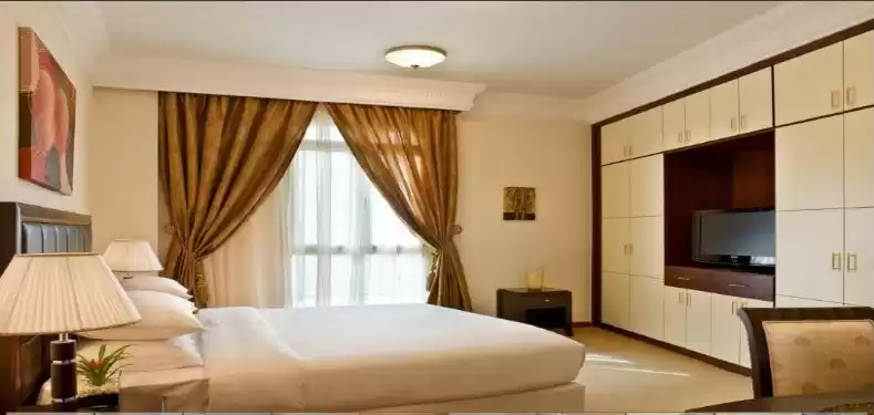 Wohn Klaar eigendom 2 Schlafzimmer F/F Wohnung  zu vermieten in Al Sadd , Doha #11599 - 1  image 