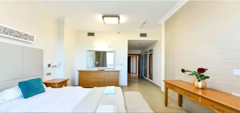 yerleşim Hazır Mülk 1 yatak odası F/F Apartman  kiralık içinde Al Sadd , Doha #11662 - 1  image 