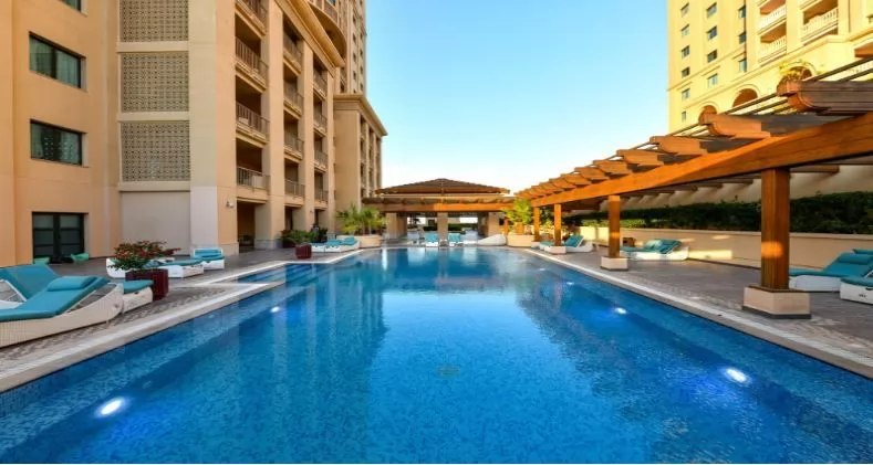 Residential Property 2 Bedrooms S/F Apartment  for rent in The-Pearl-Qatar , Doha-Qatar #11673 - 1  image 