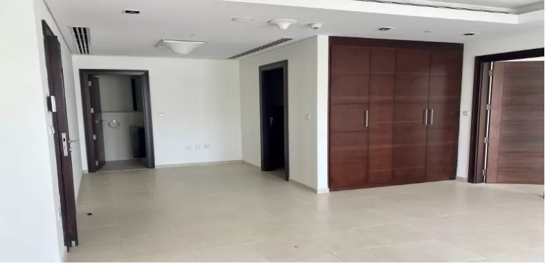 Wohn Klaar eigendom 1 Schlafzimmer U/F Wohnung  zu vermieten in Al Sadd , Doha #11723 - 1  image 