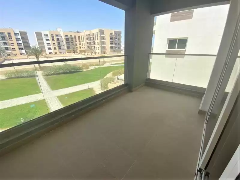 Жилой Готовая недвижимость 2 спальни С/Ж Квартира  продается в Аль-Садд , Доха #11786 - 1  image 