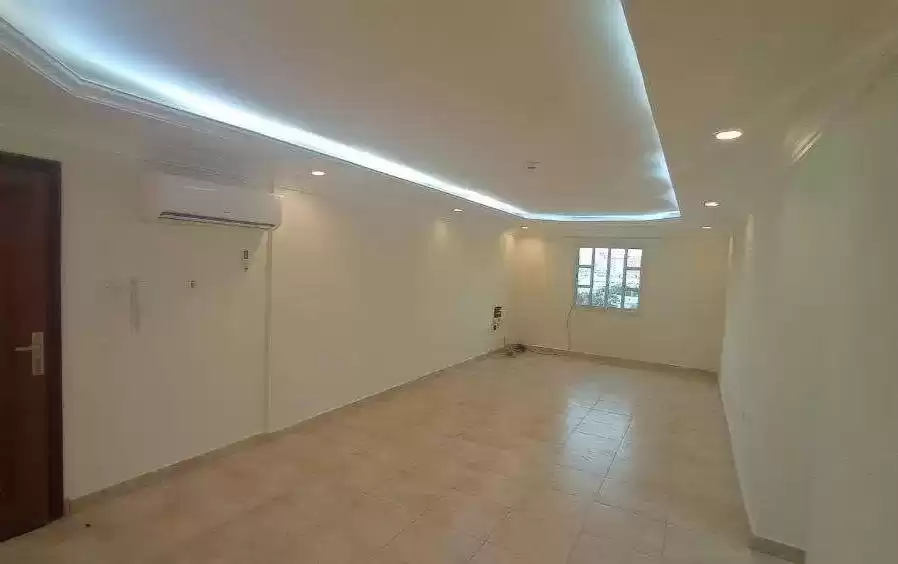 yerleşim Hazır Mülk 3 yatak odası U/F Apartman  satılık içinde Doha #11840 - 1  image 