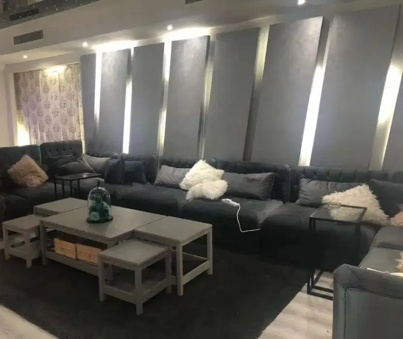 Residential Ready Property 1 Bedroom F/F Apartment  for sale in The-Pearl-Qatar , Doha-Qatar #11841 - 1  image 