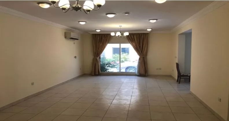 Residential Ready Property 4 Bedrooms S/F Villa in Compound  for rent in Doha-Qatar #11886 - 1  image 
