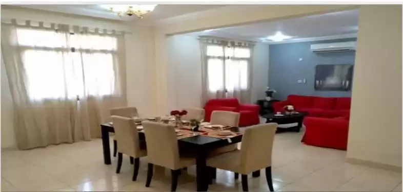 Residencial Listo Propiedad 4 habitaciones S / F Villa en Compound  alquiler en al-sad , Doha #11906 - 1  image 