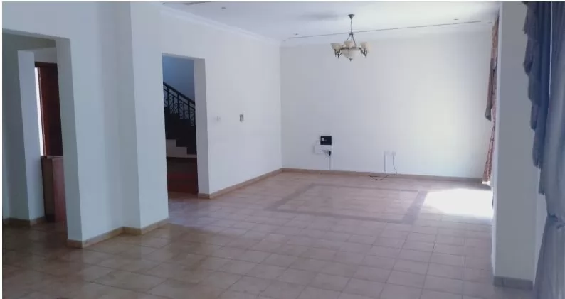 Residential Ready Property 3 Bedrooms S/F Villa in Compound  for rent in Al-Nasr , Doha-Qatar #11911 - 1  image 