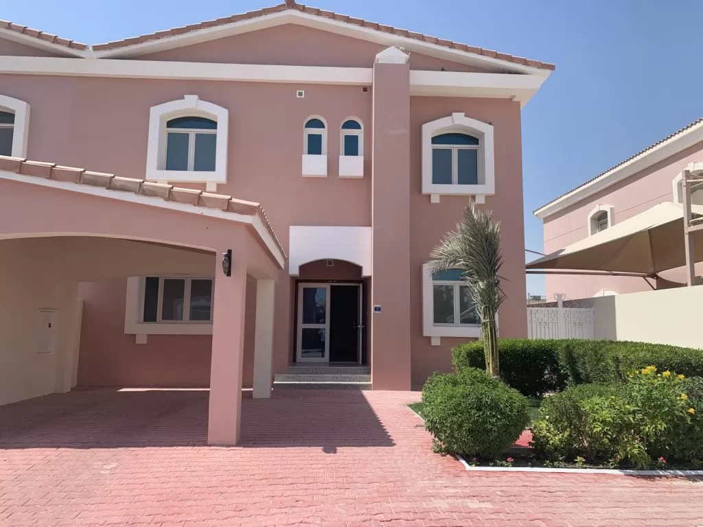 Residential Property 4 Bedrooms S/F Villa in Compound  for rent in Doha-Qatar #11961 - 1  image 