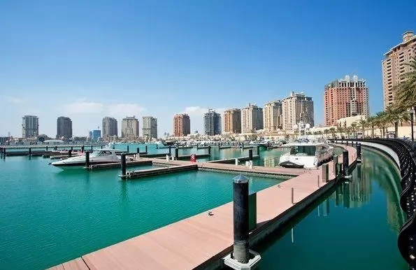 Жилой Готовая недвижимость 2 спальни С/Ж Квартира  продается в Аль-Садд , Доха #11968 - 1  image 