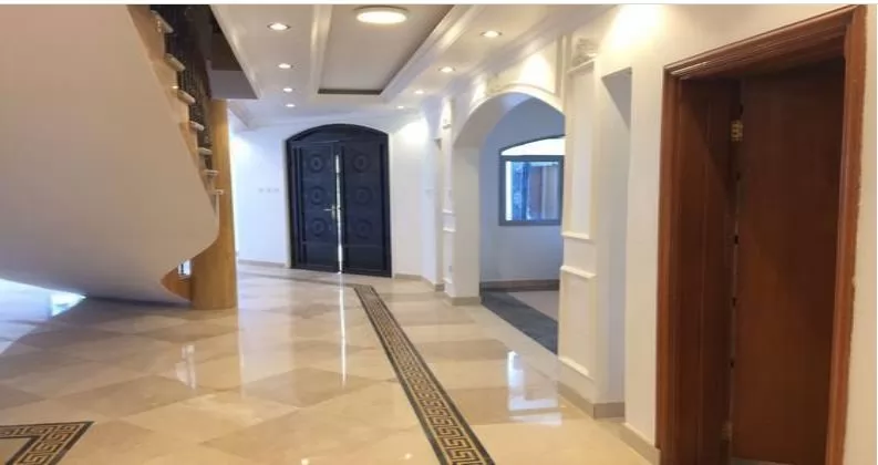 yerleşim Hazır Mülk 4 Yatak Odası U/F Müstakil Villa  kiralık içinde Doha #11985 - 1  image 