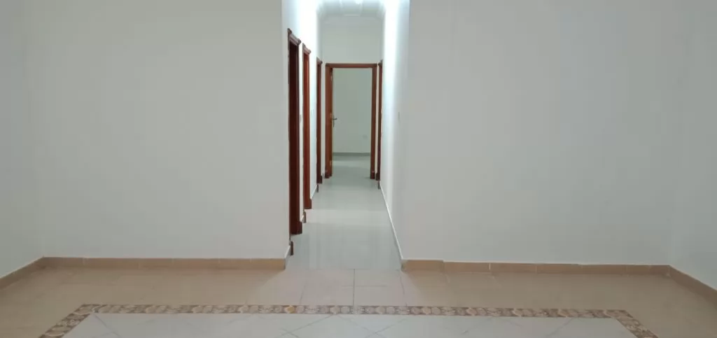 Residential Ready Property 3 Bedrooms U/F Apartment  for rent in Al Sadd , Doha #12000 - 1  image 