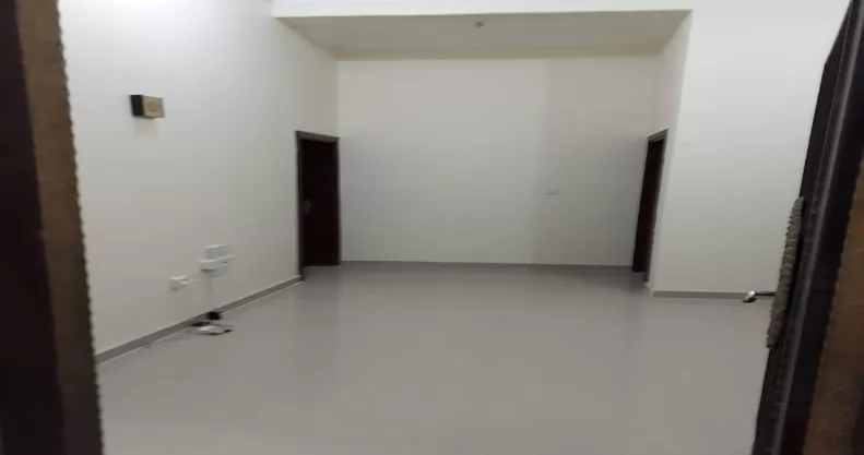 Residential Ready Property 7 Bedrooms U/F Villa in Compound  for rent in Doha-Qatar #12017 - 1  image 