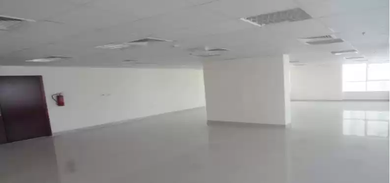商业的 就绪物业 U/F 办公室  出租 在 多哈 #12090 - 1  image 