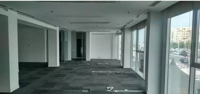 تجاري عقار جاهز غير مفروش مكتب  للإيجار في الدوحة #12096 - 1  صورة 