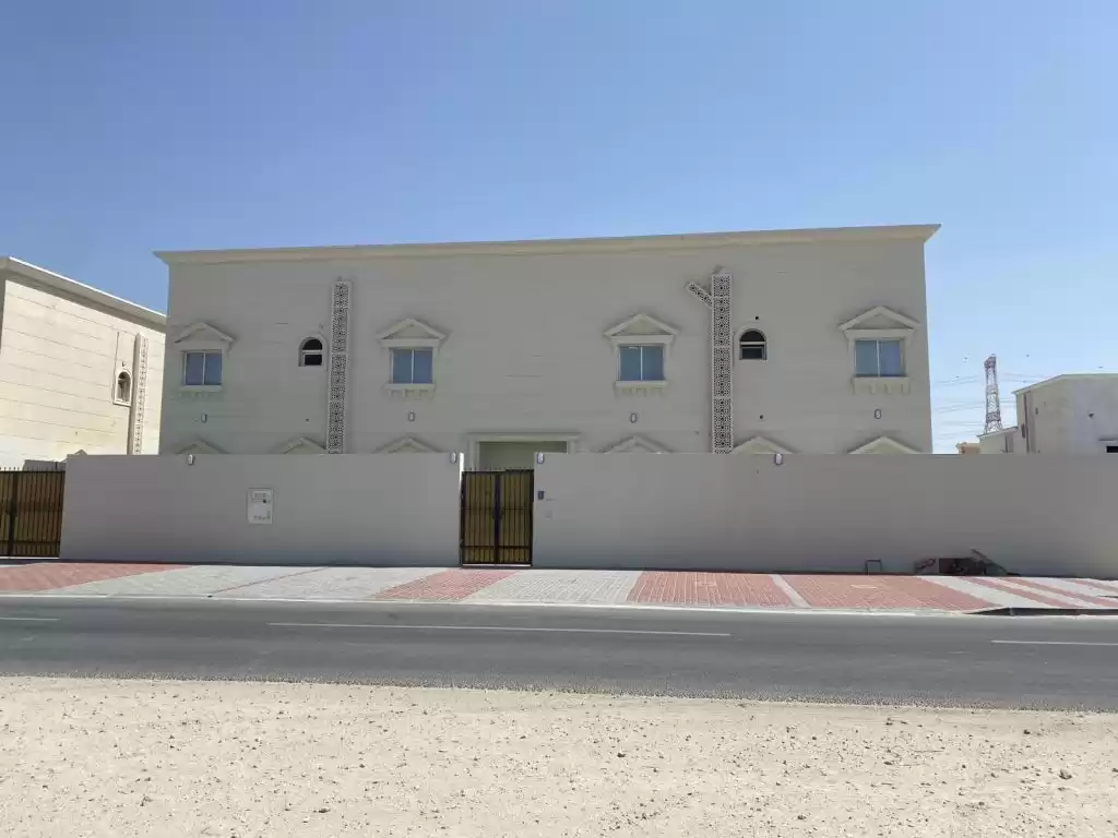 Résidentiel Propriété prête 7+ chambres U / f Villa autonome  a louer au Al-Sadd , Doha #12116 - 1  image 