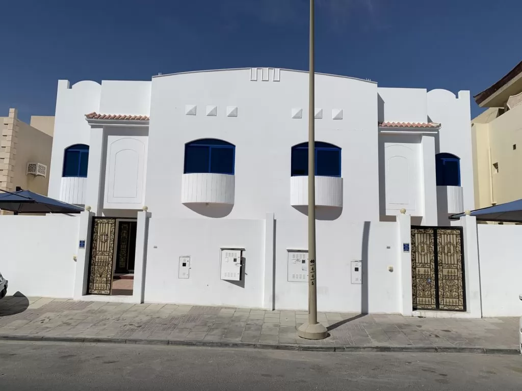 Résidentiel Propriété prête 5 chambres U / f Villa autonome  a louer au Doha #12130 - 1  image 