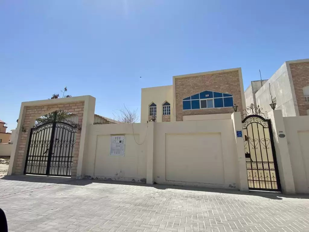 Résidentiel Propriété prête 7+ chambres U / f Villa autonome  a louer au Doha #12155 - 1  image 