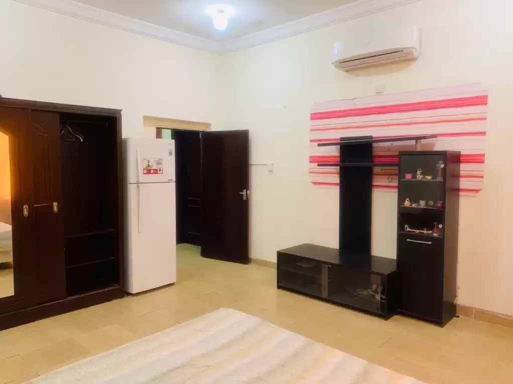 Residential Ready Property Studio S/F Apartment  for rent in Al Sadd , Doha #12173 - 1  image 