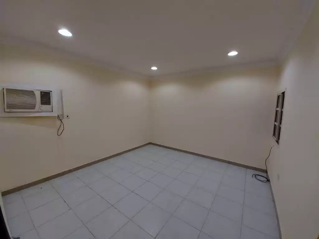 Residential Ready Property 2 Bedrooms U/F Apartment  for rent in Al Sadd , Doha #12189 - 1  image 