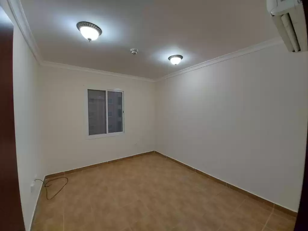 Wohn Klaar eigendom 2 Schlafzimmer U/F Wohnung  zu vermieten in Al Sadd , Doha #12204 - 1  image 