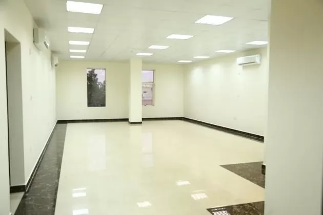 Коммерческий Готовая недвижимость С/Ж Офис  в аренду в Доха #12205 - 1  image 