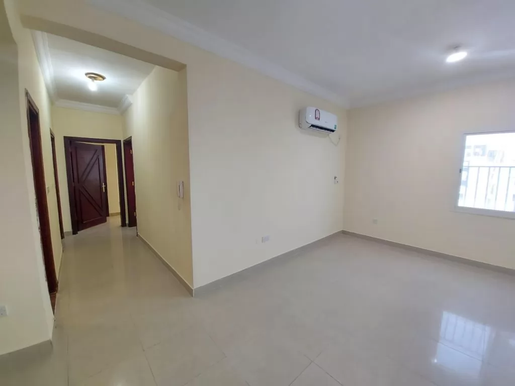 Residential Ready Property 3 Bedrooms U/F Apartment  for rent in Fereej-Bin-Mahmoud , Doha-Qatar #12214 - 1  image 