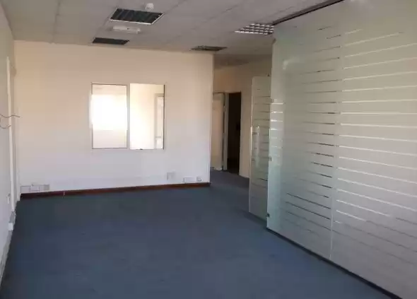 Kommerziell Klaar eigendom S/F Büro  zu vermieten in Al Sadd , Doha #12217 - 1  image 