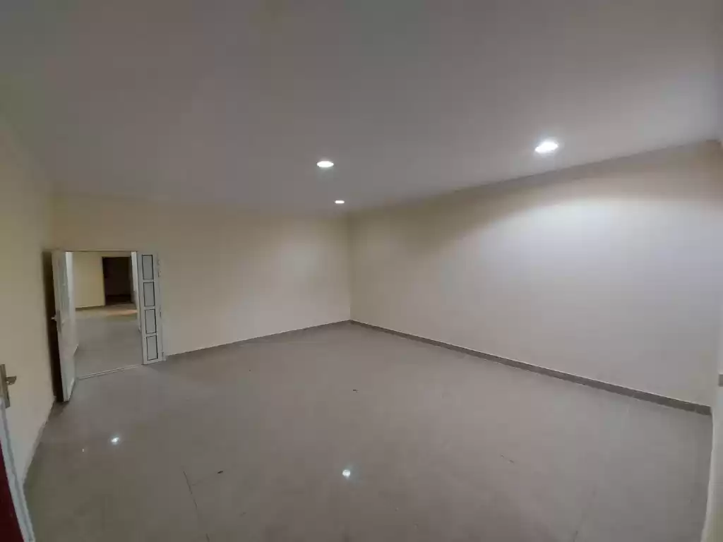 Residential Ready Property 3 Bedrooms U/F Apartment  for rent in Al Sadd , Doha #12218 - 1  image 