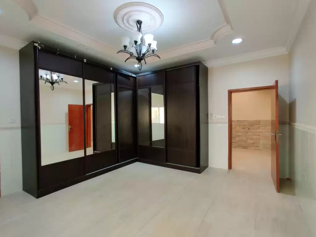 Wohn Klaar eigendom 3 Schlafzimmer U/F Wohnung  zu vermieten in Al Sadd , Doha #12221 - 1  image 