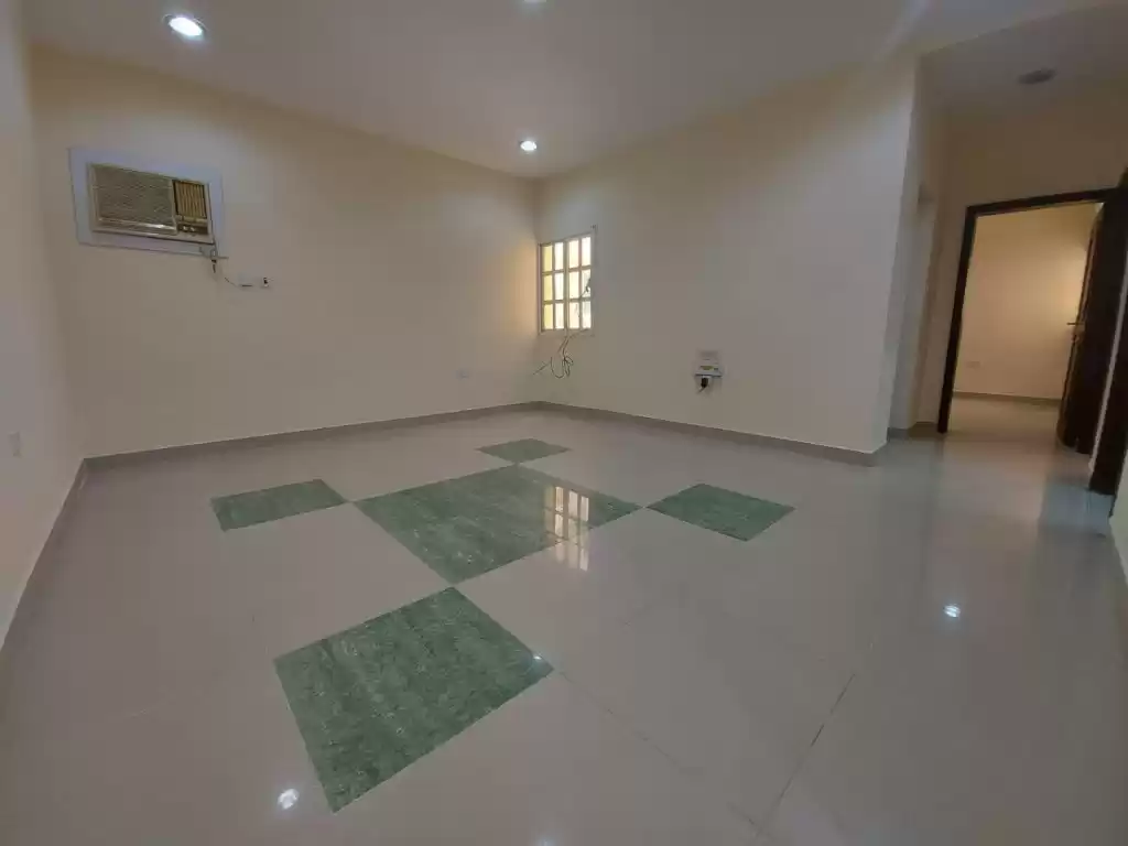 Wohn Klaar eigendom 2 Schlafzimmer U/F Wohnung  zu vermieten in Al Sadd , Doha #12227 - 1  image 