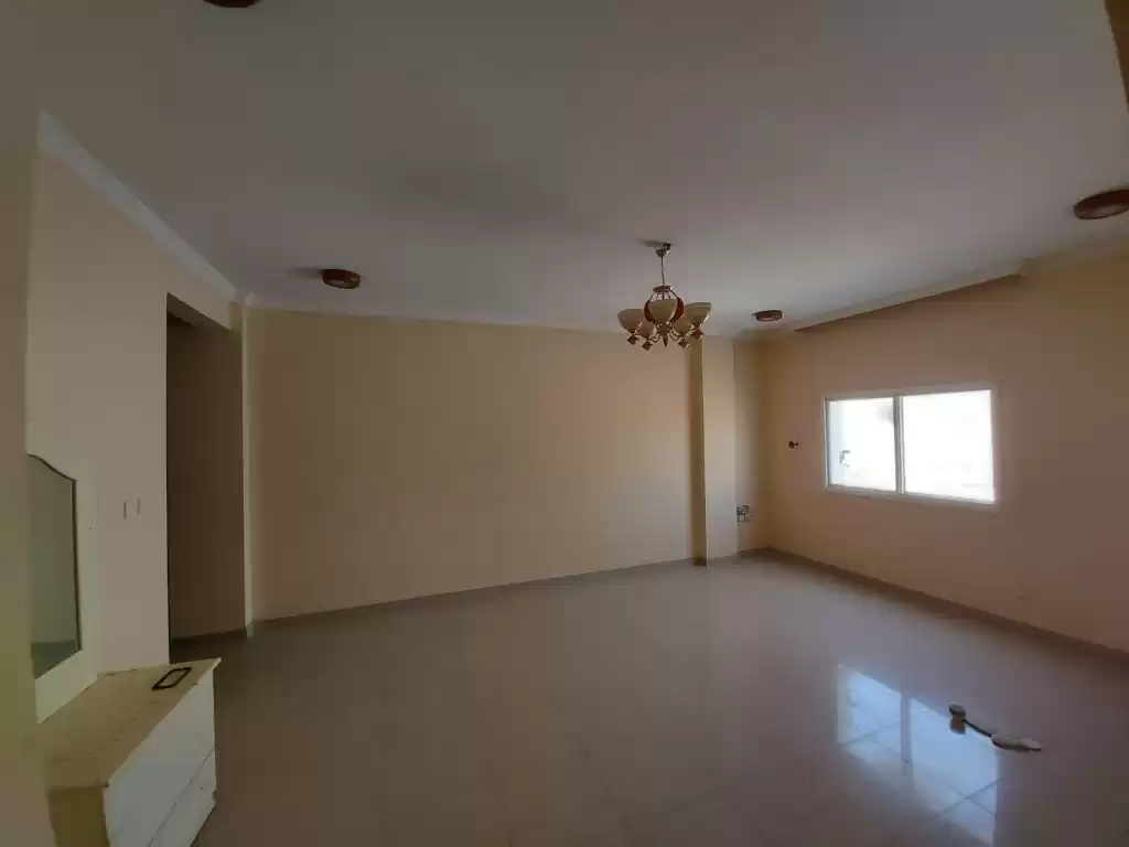 Жилой Готовая недвижимость 2 спальни Н/Ф Квартира  в аренду в Аль-Садд , Доха #12230 - 1  image 