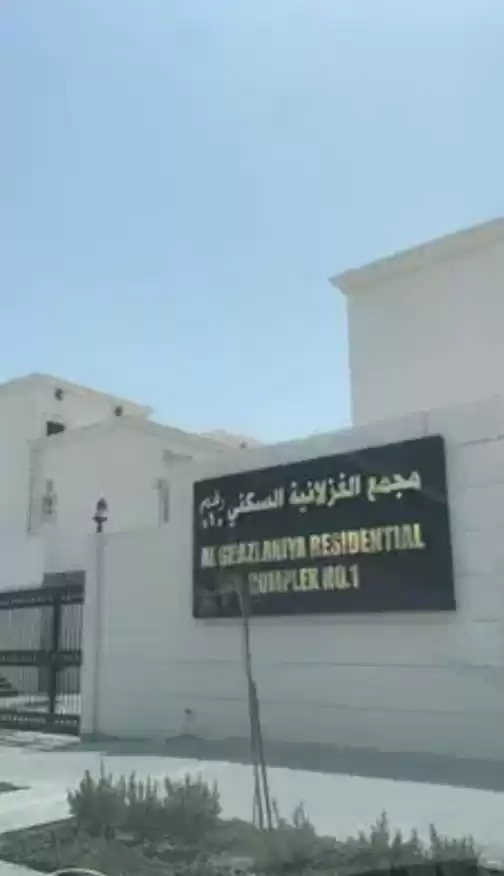 Résidentiel Propriété prête 4 chambres U / f Composé  à vendre au Al-Sadd , Doha #12232 - 1  image 