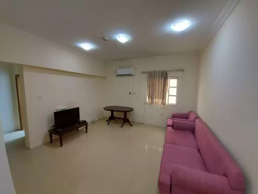 yerleşim Hazır Mülk 3 yatak odası U/F Apartman  kiralık içinde Al Sadd , Doha #12233 - 1  image 