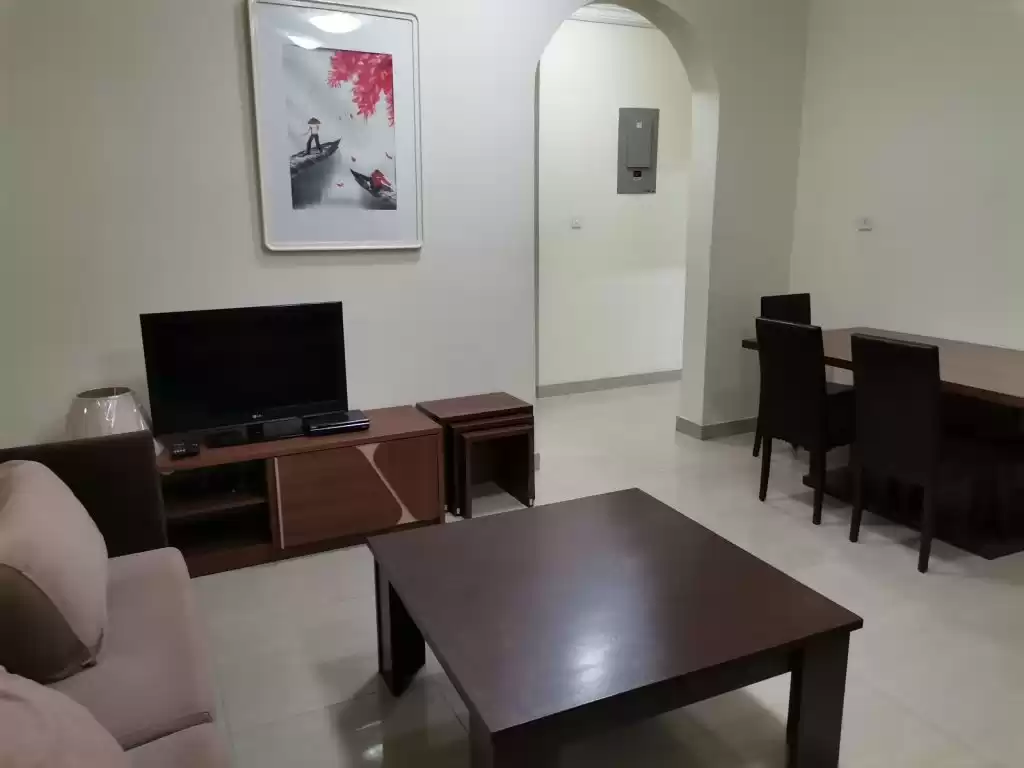 Wohn Klaar eigendom 2 Schlafzimmer F/F Wohnung  zu vermieten in Doha #12236 - 1  image 
