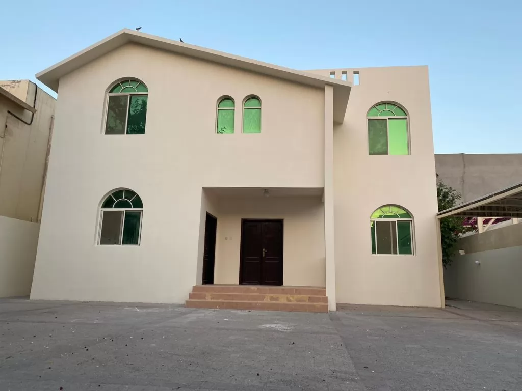 Residential Ready Property 6 Bedrooms U/F Standalone Villa  for rent in Al Wakrah #12243 - 1  image 