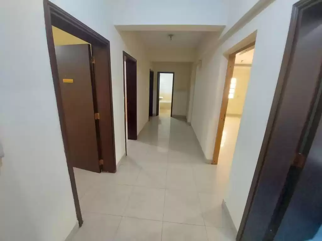 Wohn Klaar eigendom 2 Schlafzimmer U/F Wohnung  zu vermieten in Al Sadd , Doha #12244 - 1  image 