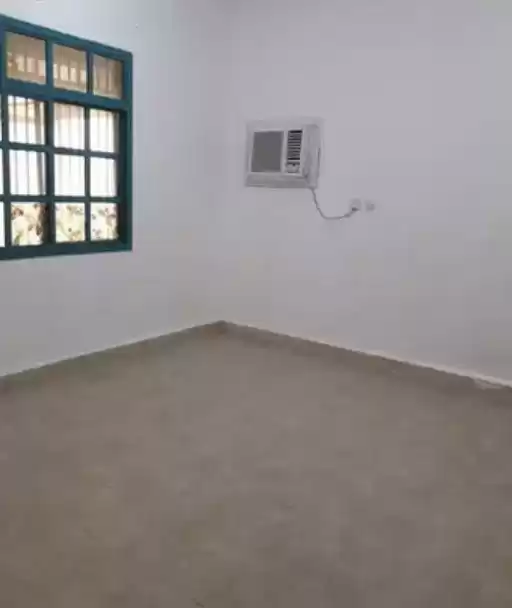 Wohn Klaar eigendom 1 Schlafzimmer U/F Wohnung  zu vermieten in Doha #12256 - 1  image 