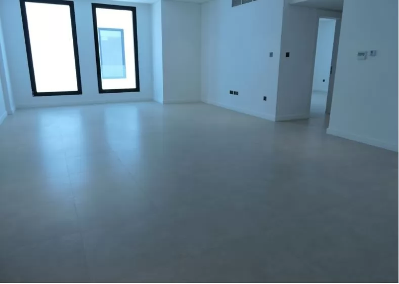 Résidentiel Propriété prête 2 chambres U / f Imeuble  a louer au Al-Sadd , Doha #12279 - 1  image 