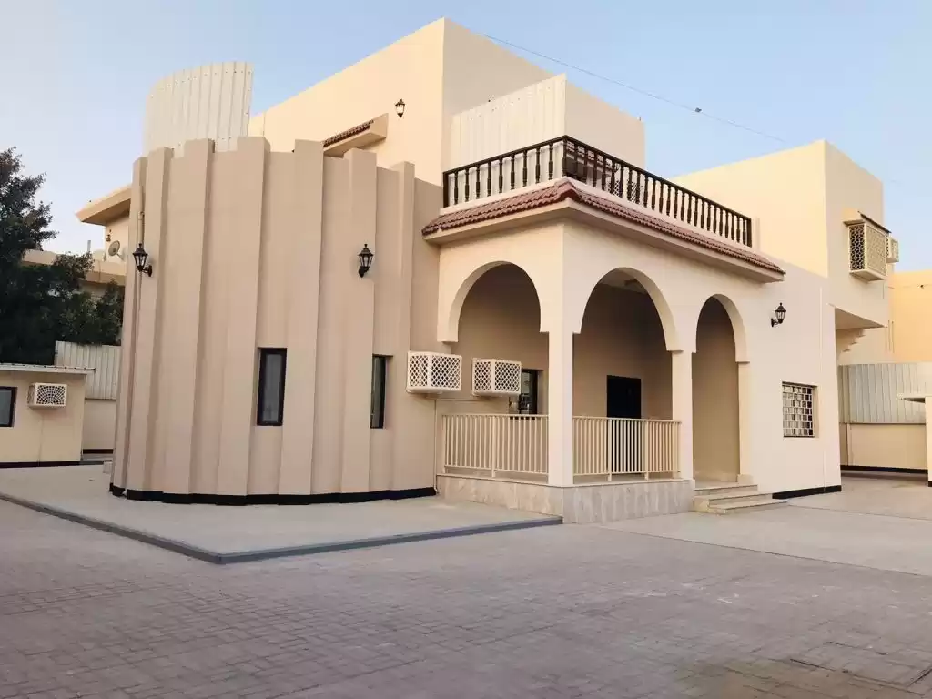 Residencial Listo Propiedad 3 dormitorios U / F Villa Standerlone  alquiler en al-sad , Doha #12287 - 1  image 